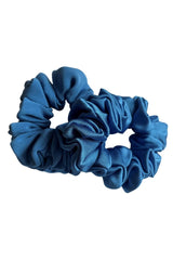 NINA REIN Scrunchie, Haargummi, Haaraccessoire, Leftover fabric, Dead stock, Nachhaltige Damenmode, Faire Mode, Fair trade, Organic, Umweltfreundliche Mode, Eco-friendly, Handmade, Handcrafted, Made in Europe, Female empowerment - Shop now - SUSTAINABLE & ETHICAL LUXURY FASHION - the wearness online-shop