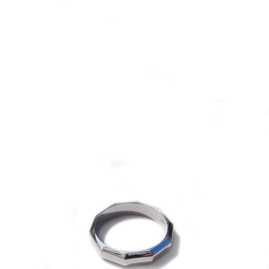 SASKIA DIEZ Faccetierter Ring aus 925er Sterlingsilber, Ringe für Herren, Handmade, fair, Zero waste, recycled, female empowerment - the wearness online-shop  