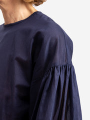 Weite Bluse Hadley aus 100% Bio-Baumwolle mit schlichtem Design von Helene Galwas