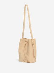 PB0110 Beuteltasche aus weichem Anilin Leder, Beige, Natur, Mineralisch gegerbtes Leder, Leather bucket bag, Umhängetasche, Shoulder bag, Damenhandtaschen, Tasche, Nachhaltige Handtaschen, Damenmode, faire Damenaccessoires, Ayzit Bostan, Organic, Made in Europe, Handgefertigt, Handmade, Fair trade, Faire Produktion, Eco-friendly - SHOP NOW - the wearness online-shop - ETHICAL & SUSTAINABLE FASHION