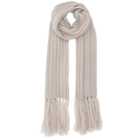 PETITE CALIN Kaschmirschal, Fransenschal, Beige, Fringed cashmere scarf, Sustainable cashmere, Kaschmir, Mütze, Handmade, Zero waste, Fair trade, Organic, Handcrafted, Handmade, Made in Europe, Made in Germany, Female Empowerment, Shop now - the wearness online-shop - ETHICAL & SUSTAINABLE LUXURY FASHION 